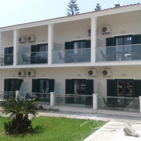 Umbrella Beach Apartments 卡沃斯 外观 照片