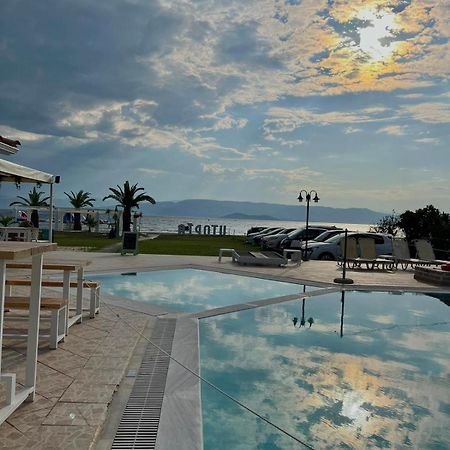 Umbrella Beach Apartments 卡沃斯 外观 照片