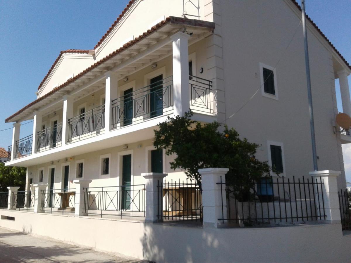 Umbrella Beach Apartments 卡沃斯 外观 照片