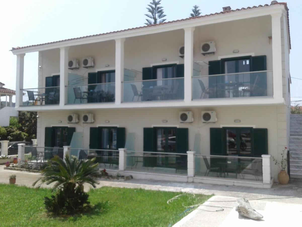 Umbrella Beach Apartments 卡沃斯 外观 照片