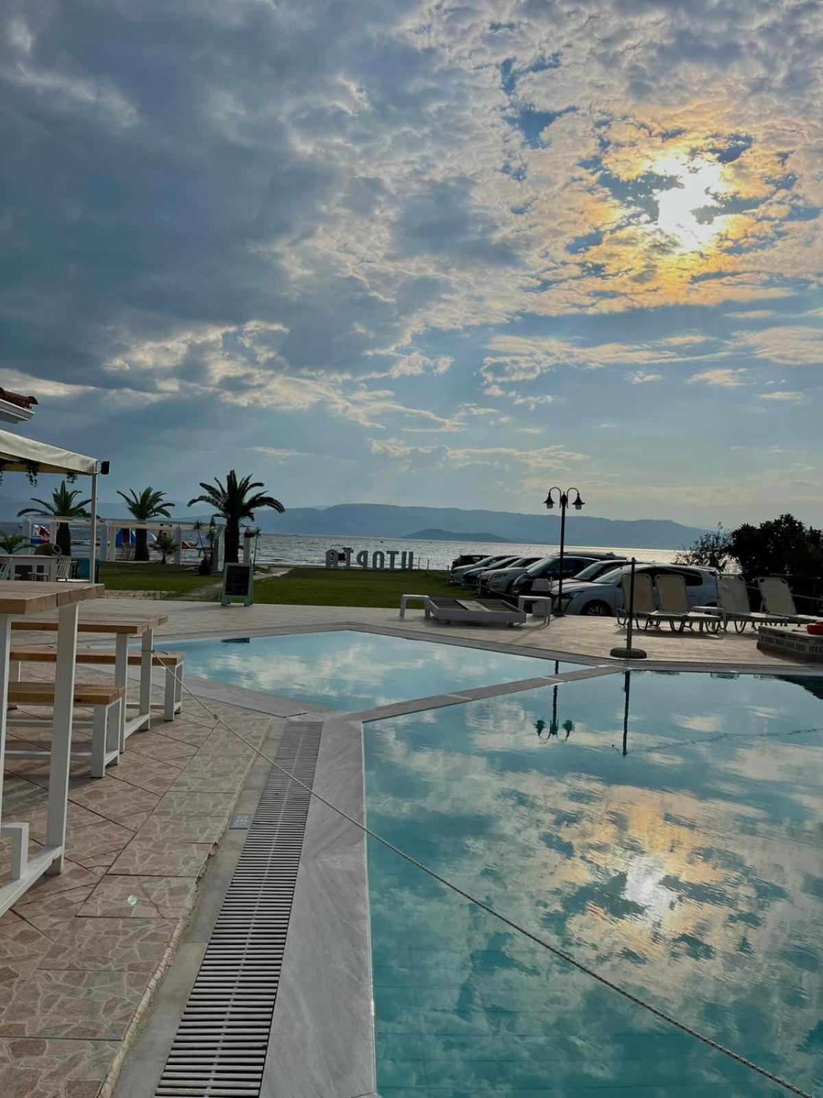 Umbrella Beach Apartments 卡沃斯 外观 照片