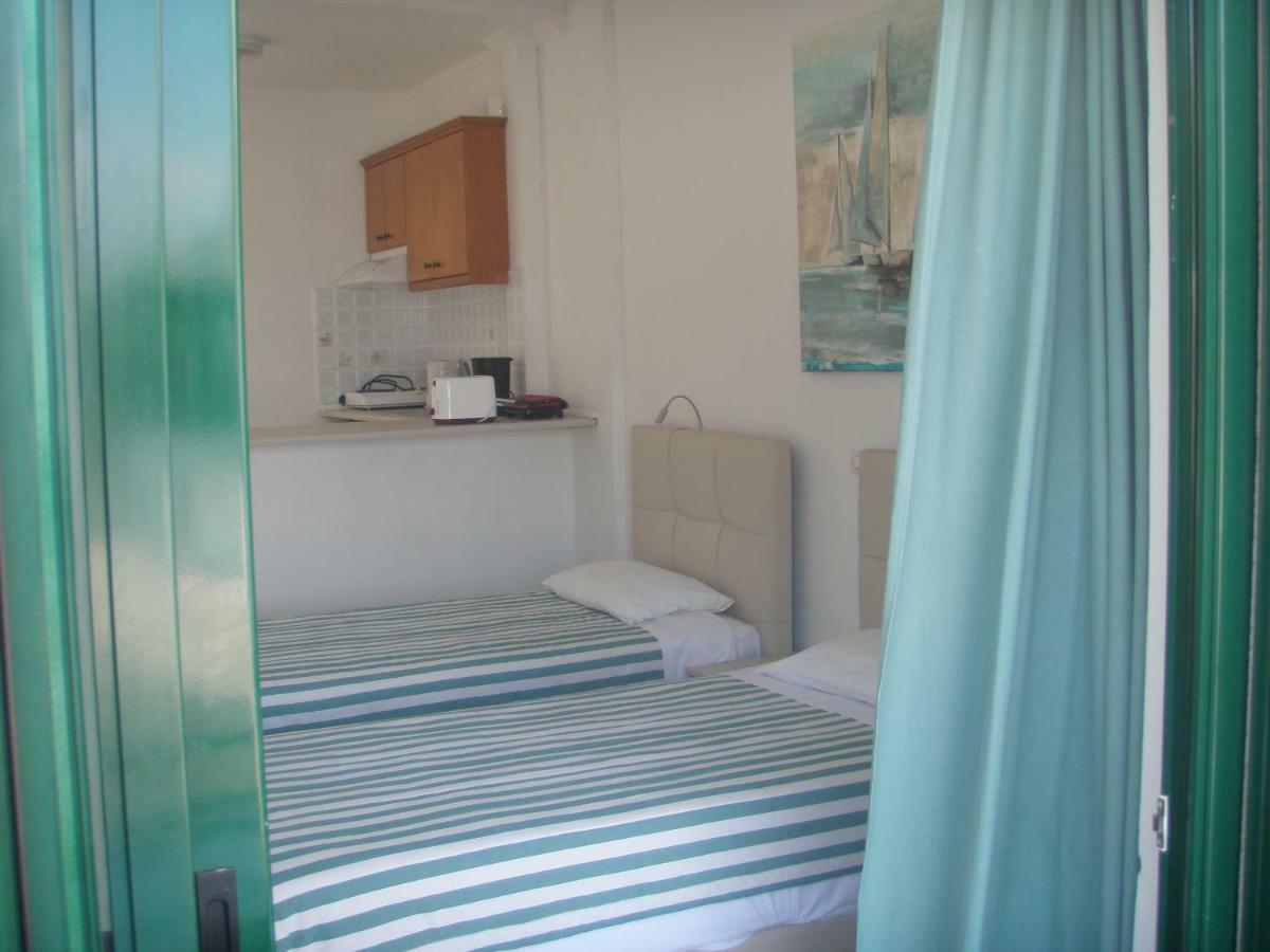 Umbrella Beach Apartments 卡沃斯 外观 照片