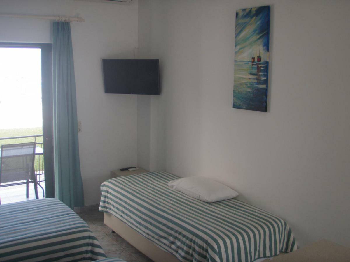 Umbrella Beach Apartments 卡沃斯 外观 照片