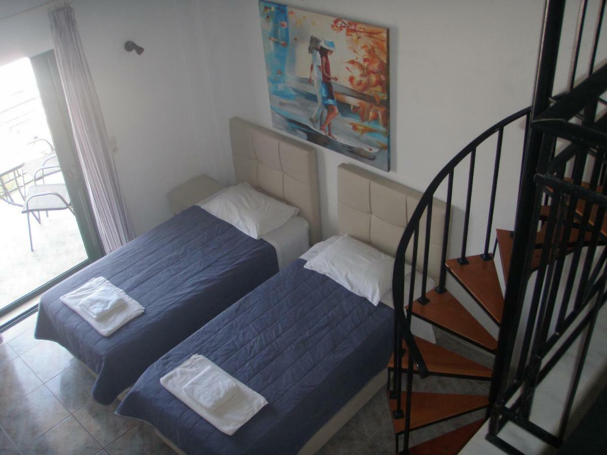 Umbrella Beach Apartments 卡沃斯 外观 照片